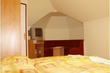 Węgry Privát Hernádszurdok, Zewnątrz